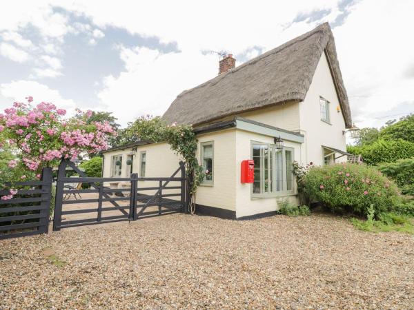 A la foto es mostra l'objecte Waveney Cottage situat a la ciutat de Needham.