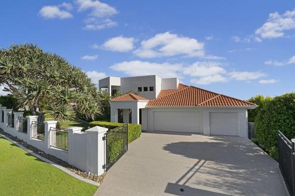 44 Driftwood Drive Castaways Beach - Noosa Heads