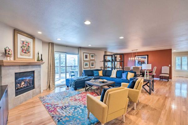 A la foto es mostra l'objecte Pollock Pines Mums Retreat with Large Deck! situat a la ciutat de Camino.