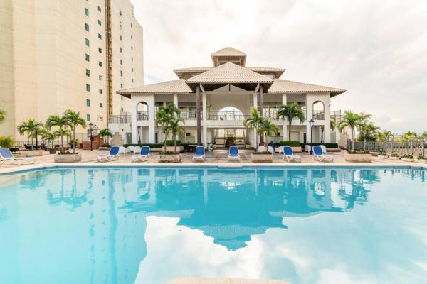 Na fotografii je vidět objekt Luxurious 2BDR condo located in Prestigious Tower. nacházející se ve městě Guibia.