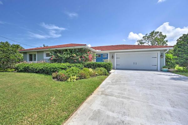 Na fotografii je vidět objekt Family-Friendly Palm River Estates House! nacházející se ve městě Naples.