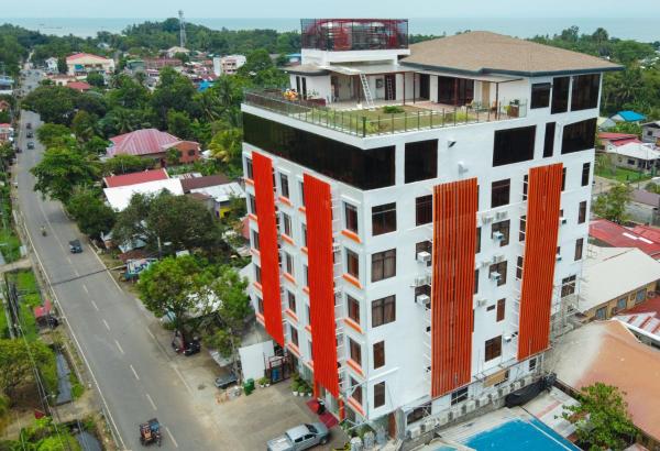 A la foto es mostra l'objecte Aya Hotel & Residences situat a la ciutat de Clarin.