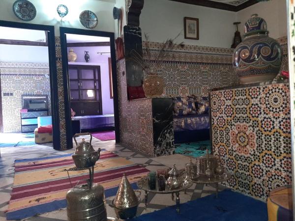 La photo montre l'objet Riad Mini Batha Family Fez Chez ABBADI situé dans la ville de Fès.