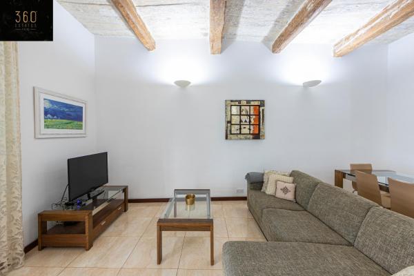 Foto 3: Seafront - Top Location, Top floor with WIFI & AC by 360 Estates