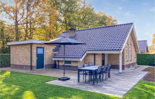 A la foto es mostra l'objecte Nice Home In Putten With Kitchen situat a la ciutat de Putten.