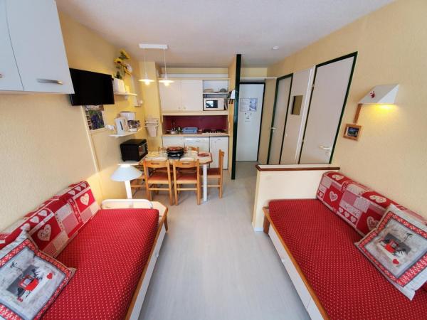 A la foto es mostra l'objecte Studio cabine cosy avec balcon, bien équipé, accès rapide aux pistes et commerces – Montchavin Les Coches - FR-1-329-10 situat a la ciutat de Bellentre.