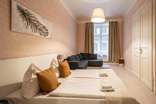 Rose Ruterra Suite, Praga
