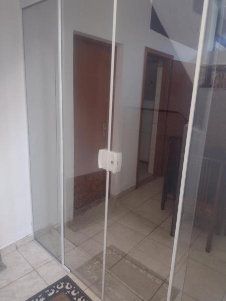På billedet ses objektet Apartamento térreo chique beliggende i byen Guaratinguetá.