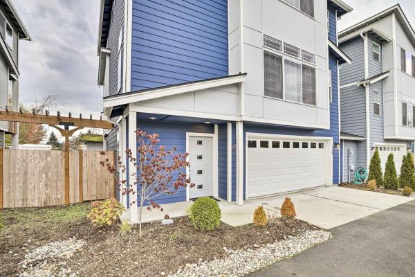 Modern Monroe Home - Private Yard And Mtn Views - Snohomish, WA
