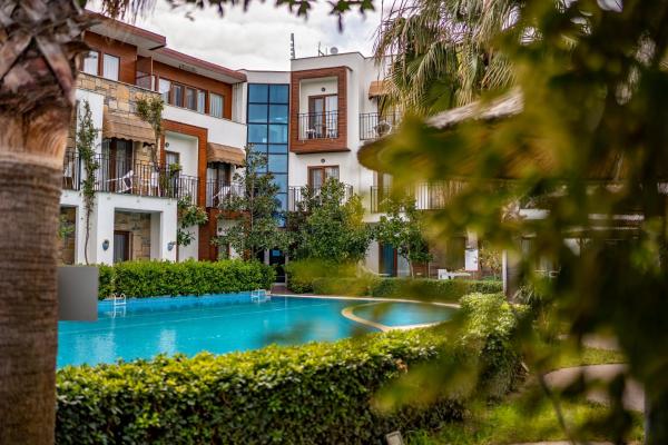 På billedet ses objektet Liona Hotel & SPA beliggende i byen Gündoğan.