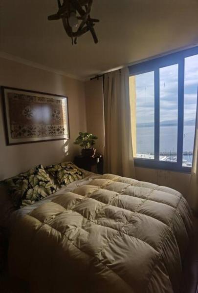 På bildet vises objektet Apartamento en Concón con vista al mar y piscina som ligger i byen Concón.