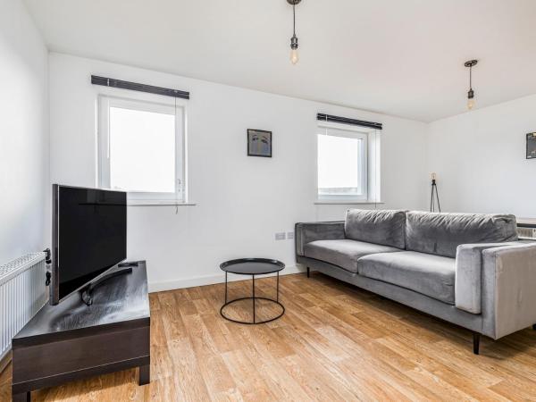 Central Modern Flat With Parking - Pass The Keys - Chichester