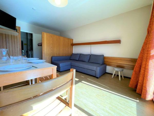 Auf dem Foto ist das Objekt Studio cosy 4 pers, terrasse, parking, wifi, proche commerces et télésiège - FR-1-525-232 in der Stadt Le Dévoluy zu sehen.