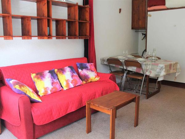 A la foto es mostra l'objecte Studio avec Balcon Proche des Pistes et Commerces à Vars - 2 Couchages, Parking Inclus - FR-1-330B-153 situat a la ciutat de Vars.