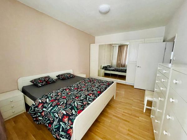 På billedet ses objektet Bright & Spacious 2BD Flat with Balconies - Near Mall of Sofia by Flat Mаnager beliggende i byen Sofia.