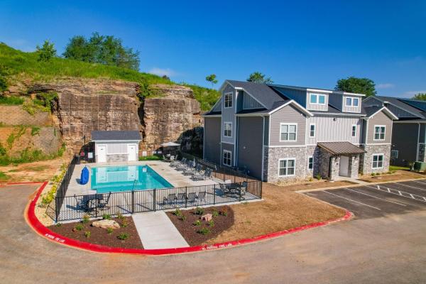 A la foto es mostra l'objecte Vinyards Terrace 3112 S Vineyards Terrace 1 situat a la ciutat de Branson.