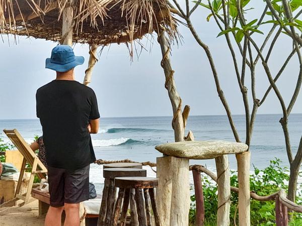 På bilden syns objektet Popoyo Surfcamp som ligger i staden Salinas.
