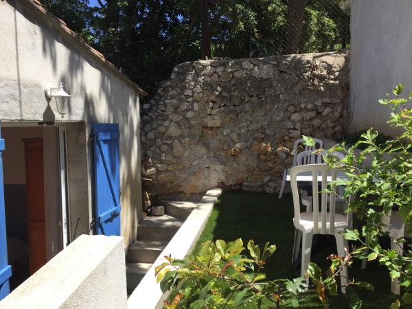 T2 équipé au calme + Terrasse à 1 km de la Mer, Marseille