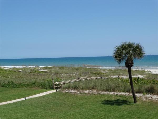 På billedet ses objektet Spanish Main 61 - Direct Oceanfront Condo! beliggende i byen Cocoa Beach.