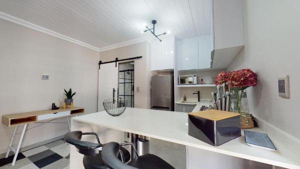 På bildet vises objektet Seas the day Scottburgh by Top Destinations Rentals som ligger i byen Park Rynie.