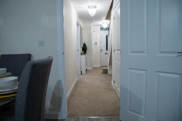 Foto 6: Westergate - 4 Bed Luxury Home with free parking
