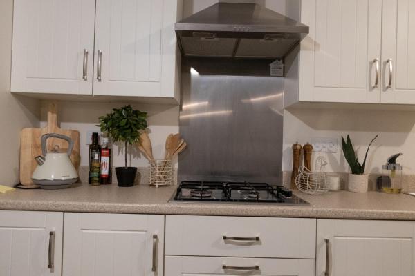 Foto 8: Westergate - 4 Bed Luxury Home with free parking