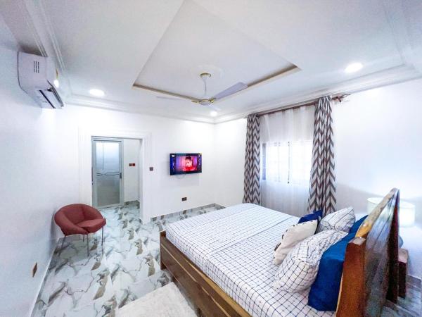 A la foto es mostra l'objecte Golden Touch Executive Hotel situat a la ciutat de Tema.