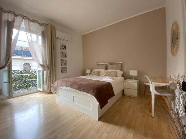 Foto 1: Chic Design Flat Milan - City Center & Balcony