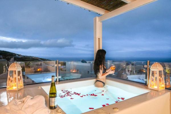 A la foto es mostra l'objecte Suite Home Santorini situat a la ciutat de Fira.