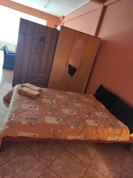 På billedet ses objektet Studio ενιαίος χώρος beliggende i byen Dialektón.