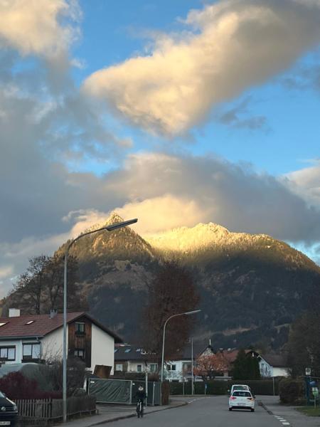 The photo shows the Bergblick Stadtmitte located in the city of Sonthofen.