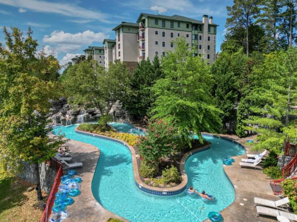 Auf dem Foto ist das Objekt RiverStone Condo Resort & Spa in der Stadt Pigeon Forge zu sehen.