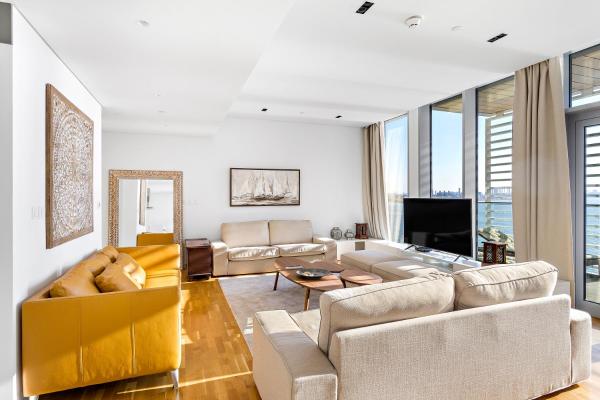 Na fotografii je vidět objekt Phenomenal 2BR with Scenic Sea-View from ALL rooms! nacházející se ve městě Dubaj.