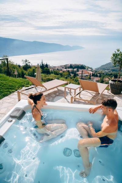 Auf dem Foto ist das Objekt BnB Borgo le Vigne - L'Uva rara Only Adults in der Stadt Tignale zu sehen.