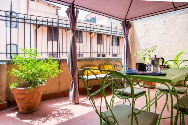 Foto 1: Spacious with sunny Terrace near Vatican