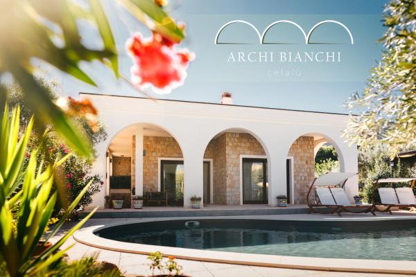 En la foto se muestra el objeto Archi Bianchi ubicado en la ciudad de Cefalú.
