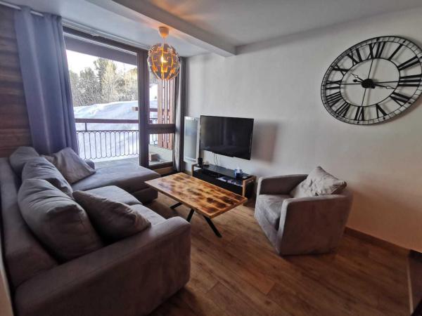 A la foto es mostra l'objecte Appartement rénové 3 pièces, proche centre, balcon - FR-1-346-535 situat a la ciutat de Arc 2000.
