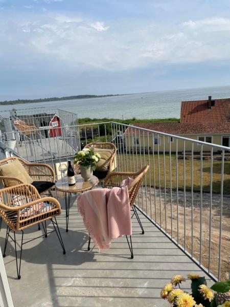 Na fotografii je vidět objekt Hotell Hanöhus Hällevik nacházející se ve městě Sölvesborg.