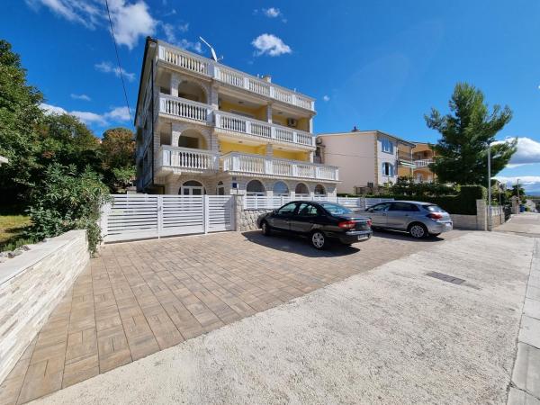 Apartment In Crikvenica 43205 - Selce
