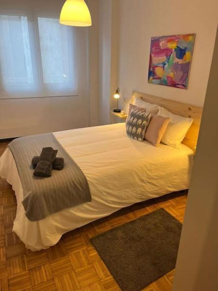 På billedet ses objektet Acogedor y soleado apartamento recién amueblado en Gijón beliggende i byen Gijón.