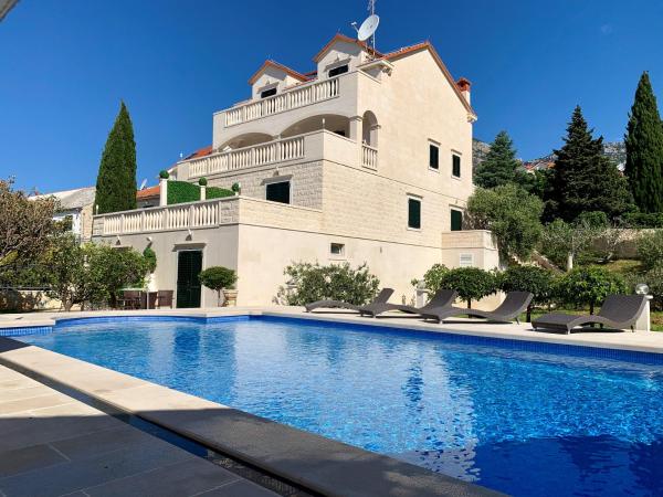 På billedet ses objektet Apartments Villa Jadranka Adults only beliggende i byen Bol.