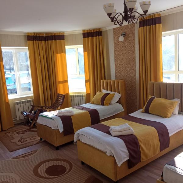 A la foto es mostra l'objecte Turan Guesthouse situat a la ciutat de Dzhol-Golot.