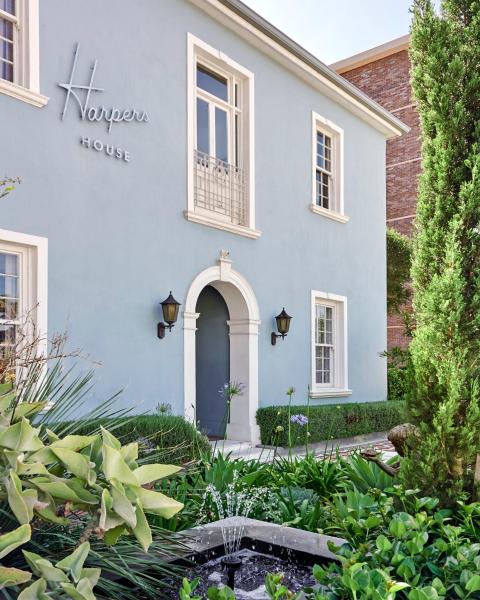 The photo shows the Harpers House located in the city of Cape Town.