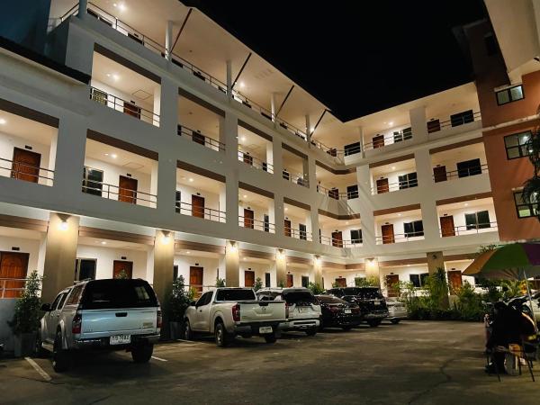 På billedet ses objektet JJ Palace เจเจ พาเลซ beliggende i byen Ban Si Than.