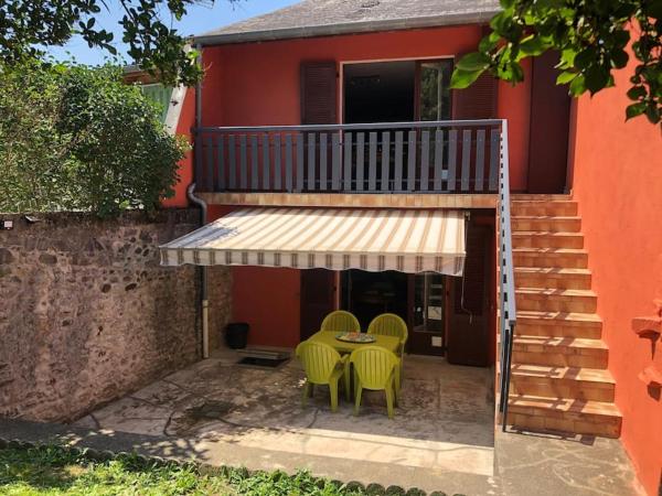 A la foto es mostra l'objecte Joli appartement avec terrasse et jardin - vue sur montagne situat a la ciutat de Bagnères-de-Bigorre.