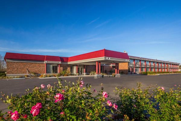 Na fotografii je vidět objekt Red Roof Inn Winchester - Lexington East nacházející se ve městě Mount Sterling.