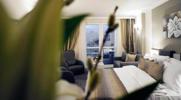 写真にはアンカラ市にあるKoza Suite Hotelが写っています。