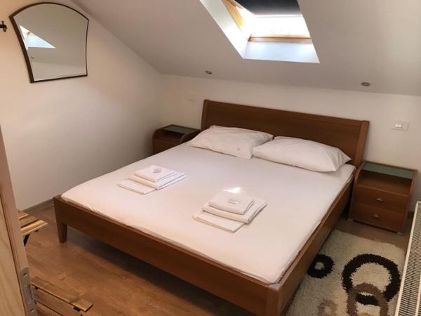 På bildet vises objektet Sobe Zimmer Frei som ligger i byen Požega.