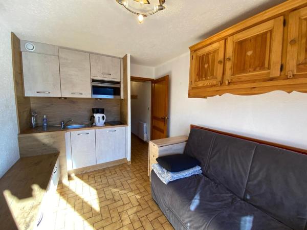 A la foto es mostra l'objecte Studio charmant, proche télésiège, parking inclus - FR-1-693-86 situat a la ciutat de Châtel.