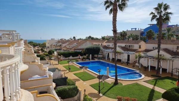 Na zdjęciu widoczny jest obiekt Casa AguaMarina położony w mieście Orihuela.